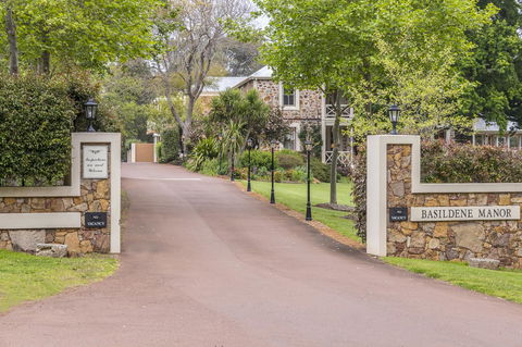 Grand Mercure Basildene Manor - Your Accommodation 15
