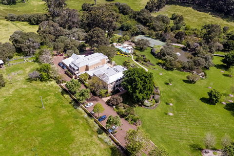Grand Mercure Basildene Manor - Your Accommodation 14