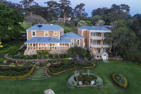 Grand Mercure Basildene Manor - Your Accommodation 0