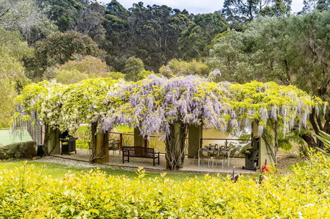 Grand Mercure Basildene Manor - Your Accommodation 7