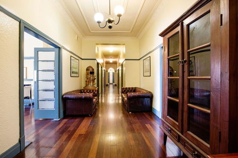 Captain Stirling Hotel - Your Accommodation 22