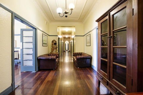 Captain Stirling Hotel - Your Accommodation 6