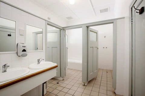 Captain Stirling Hotel - Your Accommodation 10