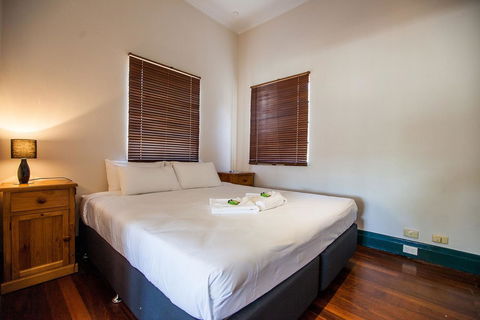 Captain Stirling Hotel - Your Accommodation 28