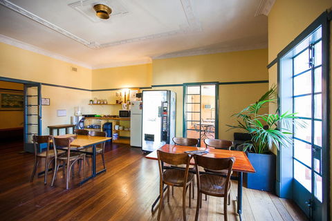 Captain Stirling Hotel - Your Accommodation 30