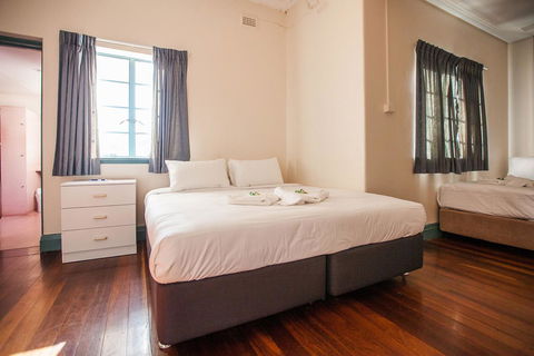 Captain Stirling Hotel - Your Accommodation 32