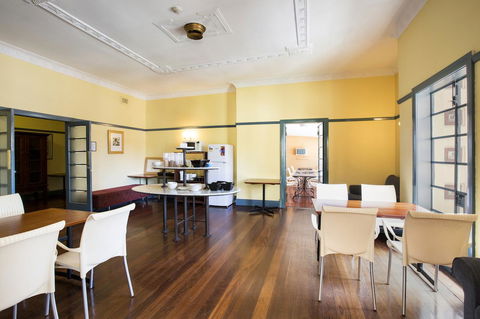Captain Stirling Hotel - Your Accommodation 13