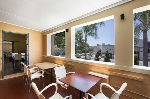 Captain Stirling Hotel - Your Accommodation 14