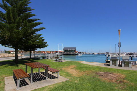 Hillarys Marina Apartment - Your Accommodation 41