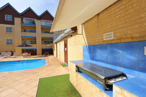 Hillarys Marina Apartment - Your Accommodation 31
