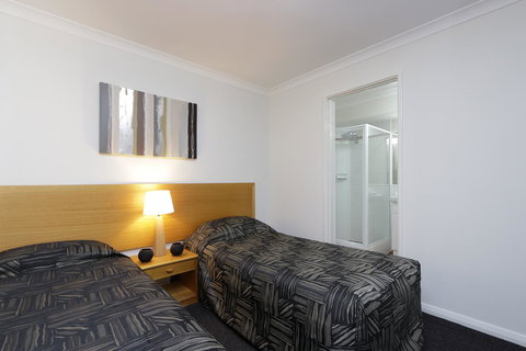 Hillarys Marina Apartment - Your Accommodation 17