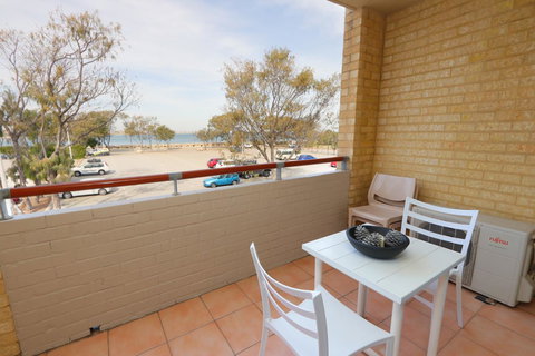 Hillarys Marina Apartment - Your Accommodation 11