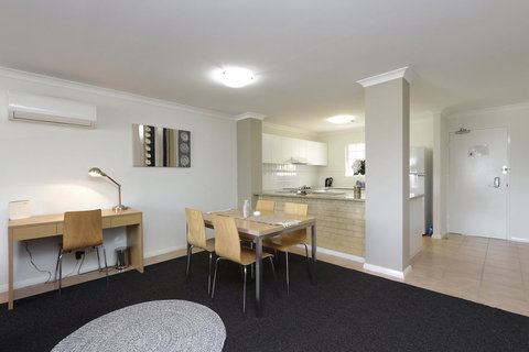 Hillarys Marina Apartment - Your Accommodation 5