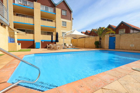 Hillarys Marina Apartment - Your Accommodation 30