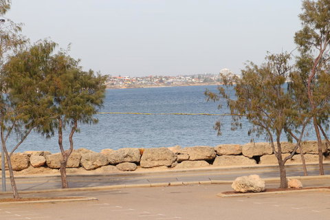 Hillarys Marina Apartment - Your Accommodation 2