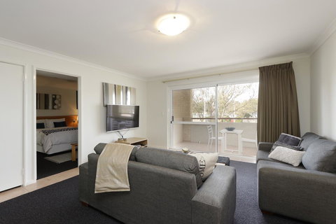 Hillarys Marina Apartment - Your Accommodation 8
