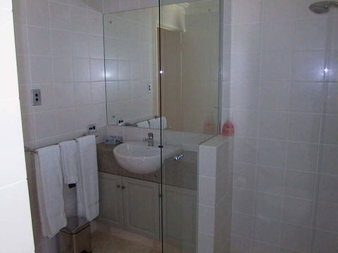 West End District Apartments - Your Accommodation 19