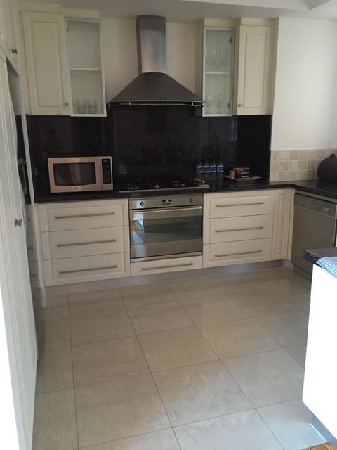 West End District Apartments - Your Accommodation 17