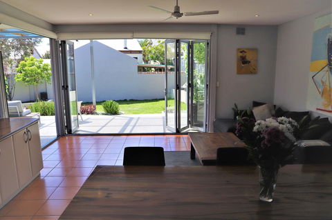 Fremantle Heritage Home For You To Enjoy! - Your Accommodation 11