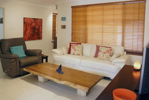 Suffolk House - Your Accommodation 5