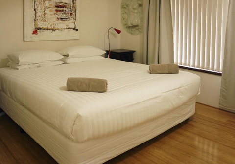 Suffolk House - Your Accommodation 12