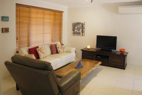 Suffolk House - Your Accommodation 6