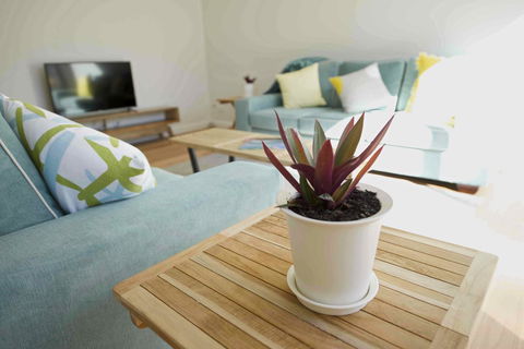 Sunny Blinco Street House - Your Accommodation 7