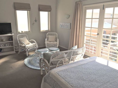 Fremantle Local Beach Studio - Your Accommodation 3