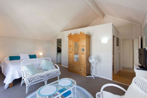 Fremantle Local Beach Studio - Your Accommodation 13