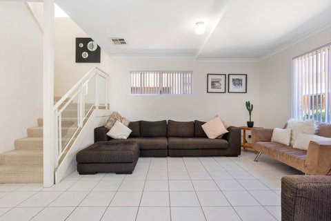 Cooper Street - Your Accommodation 1