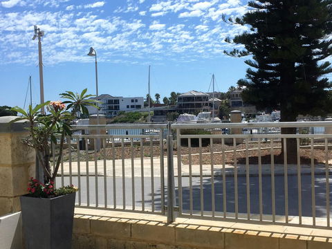 Studio Style Mindarie Marina - Your Accommodation 1