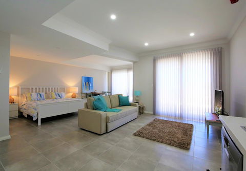 Studio Style Mindarie Marina - Your Accommodation 4