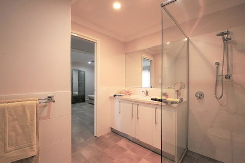 Studio Style Mindarie Marina - Your Accommodation 6