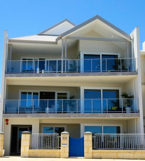 Studio Style Mindarie Marina - Your Accommodation 9