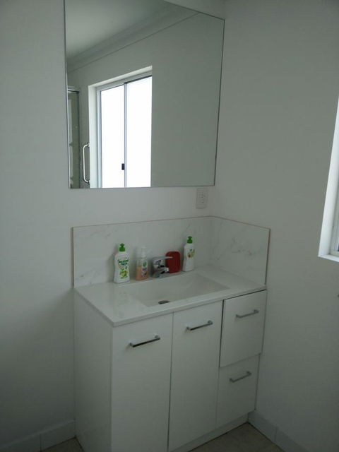 DIANELLA Budget Rooms Happy Place To Stay - Your Accommodation 11