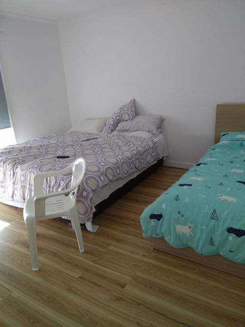 DIANELLA Budget Rooms Happy Place To Stay - Your Accommodation 13