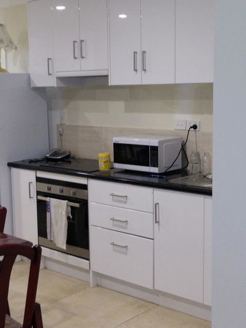 DIANELLA Budget Rooms Happy Place To Stay - Your Accommodation 25