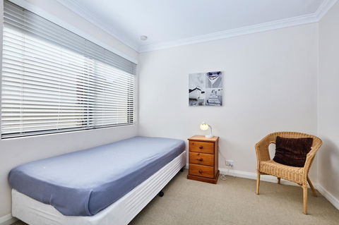 Fremantle Townhouse Unit 6 - Your Accommodation 7