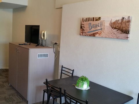 Mandurah Foreshore Motel - Your Accommodation 10