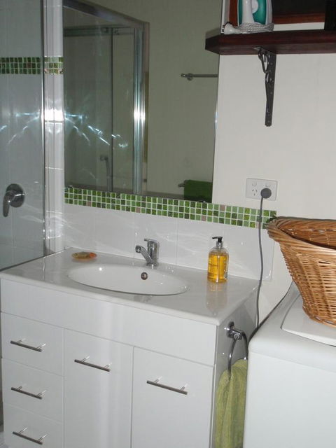 Gypsy Cottage - Your Accommodation 6