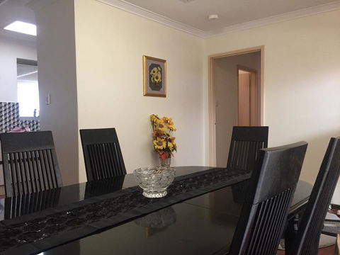 â˜… Stylish Family Home! â˜… - Your Accommodation 7