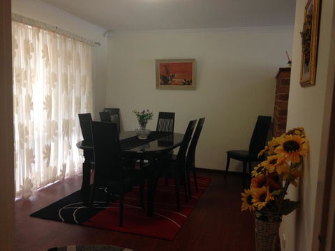 â˜… Stylish Family Home! â˜… - Your Accommodation 8