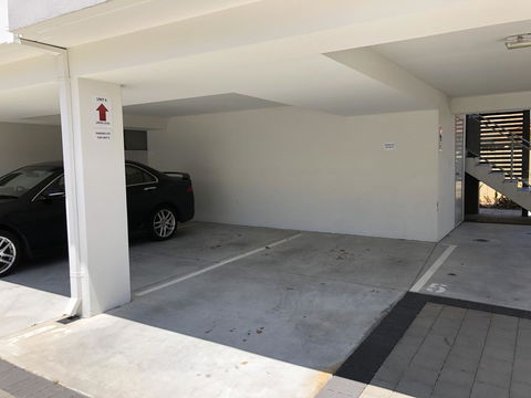 Gerring Court With Free 1 Car Bay Parking - Your Accommodation 18