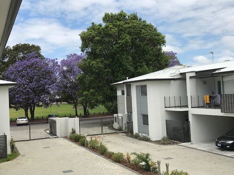 Gerring Court With Free 1 Car Bay Parking - Your Accommodation 19