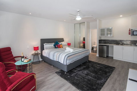Churchill Studios - Your Accommodation 3
