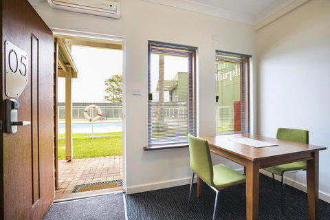 Nightcap At The Ship Inn - Your Accommodation 30