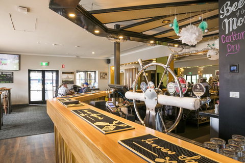 Nightcap At The Ship Inn - Your Accommodation 13