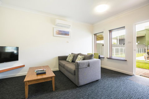 Nightcap At The Ship Inn - Your Accommodation 23