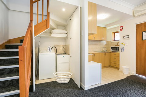 Nightcap At The Ship Inn - Your Accommodation 16