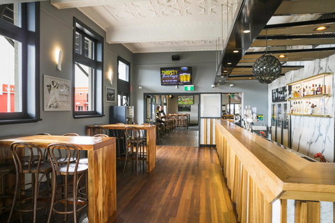 Nightcap At The Ship Inn - Your Accommodation 14